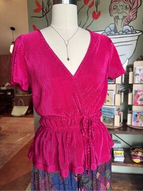 London Rose faux wrap magenta pleated v neck disco top with drawstring waist med